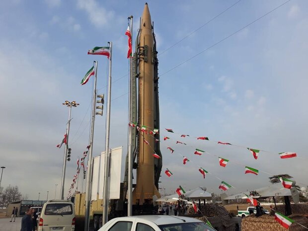 نمایش موشک بالستیک عماد و پهپاد شاهد ۱۳۶ در میدان آزادی تهران