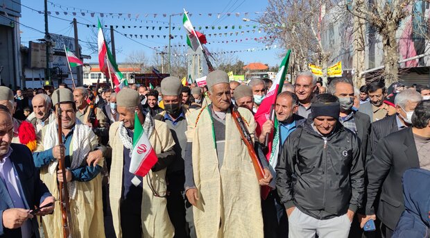 راهپیمایی یوم الله  ۲۲ بهمن در یاسوج/ عشایر در صف اول حضور دارند