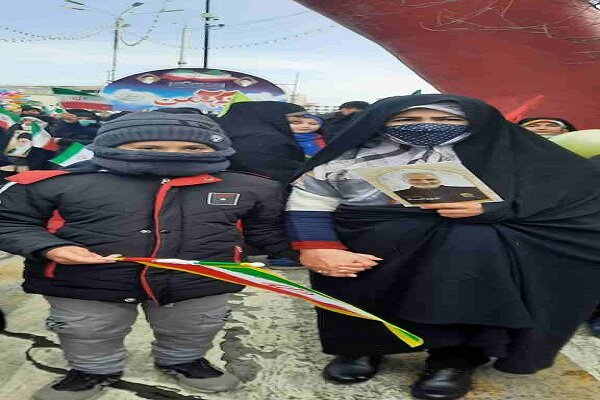 آغاز راهپیمایی باشکوه ۲۲ بهمن در ارومیه/اقوام و ادیان همه دریک صف