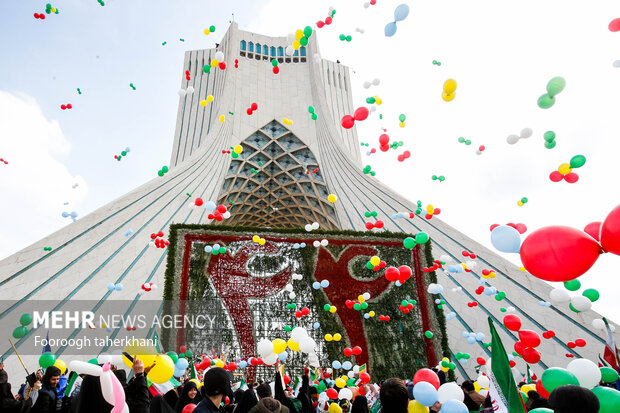 İran, İslam Devrimi'nin 44. zafer yıl dönümünü kutluyor