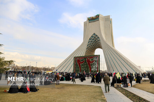 آغاز راهپیمایی۲۲بهمن