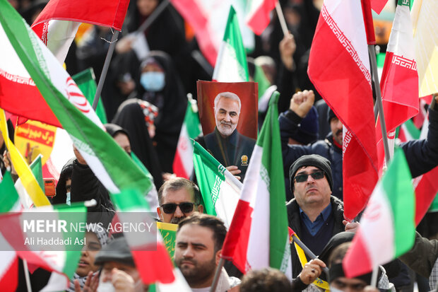 Tahran'daki (11 Şubat) Yürüyüşünden fotoğraflar