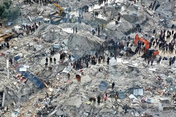 Filistin'deki camilerde depremzedeler için yardım toplandı Filistin'deki camilerde depremzedeler için yardım toplandı