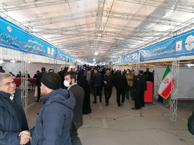 حضور پرشور مردم در جشن پیروزی انقلاب/ تهران امروز تماشایی است