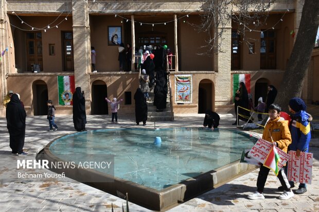 راهپیمایی ۲۲ بهمن در شهر امام