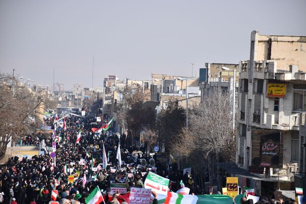 طنین شعار «مرگ بر آمریکا» در آسمان دیار آفتاب پیچید