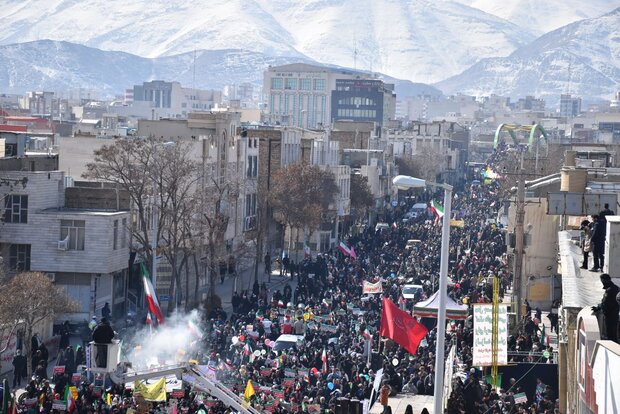 طنین شعار «مرگ بر آمریکا» در آسمان دیار آفتاب پیچید