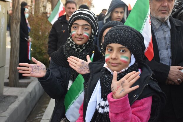 طنین شعار «مرگ بر آمریکا» در آسمان دیار آفتاب پیچید