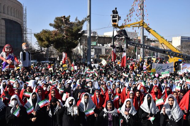 طنین شعار «مرگ بر آمریکا» در آسمان دیار آفتاب پیچید