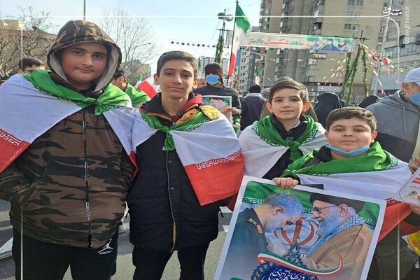 حضور دهه هشتادی‌ها و نودی‌ها در راهپیمایی ۲۲ بهمن
