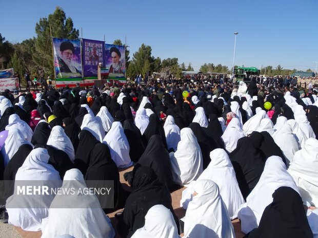حضور کشاورزان ورزنه در راهپیمایی ۲۲ بهمن
