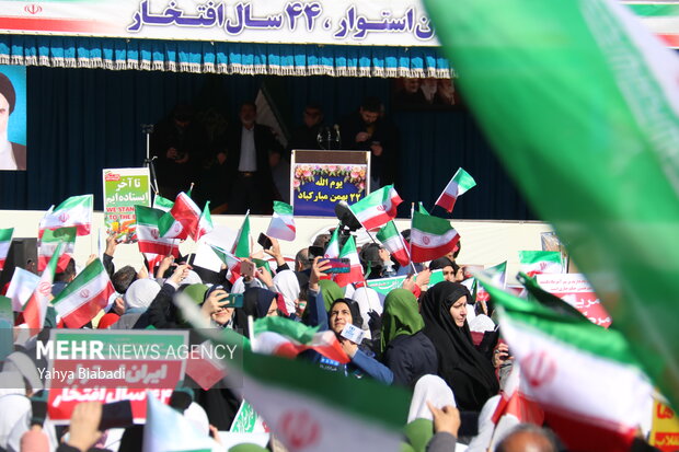 حضور باشکوه مردم در راهپیمایی۲۲بهمن مسئولیت مسئولین را مضاعف کرد