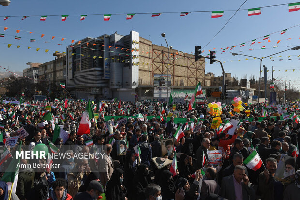 راهپیمایی ۲۲ بهمن در <a href='https://sayeb.ir/tag/%d8%b4%db%8c%d8%b1%d8%a7%d8%b2'>شیراز</a>