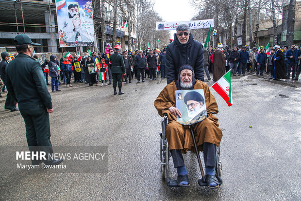 مردم بابالرضا باز هم خوش درخشیدند/ این ملت پای کار انقلاب است