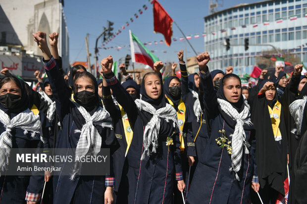 راهپیمایی ۲۲ بهمن در <a href='https://sayeb.ir/tag/%d8%b4%db%8c%d8%b1%d8%a7%d8%b2'>شیراز</a>