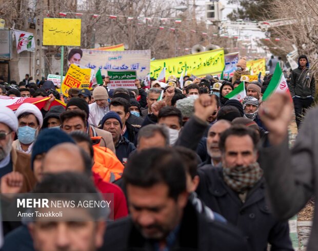 راهپیمایی 22 بهمن در تایباد