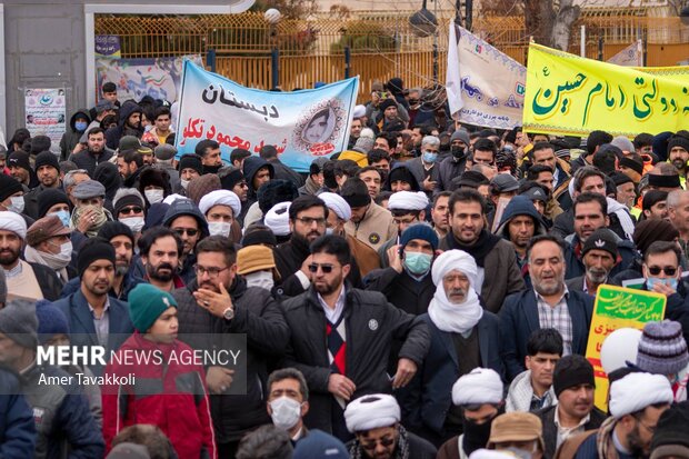 راهپیمایی 22 بهمن در تایباد