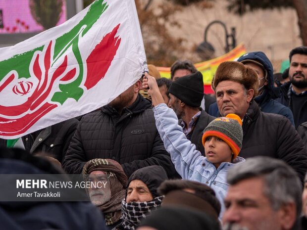 راهپیمایی 22 بهمن در تایباد