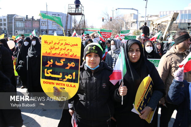 حضور دهه هشتادی و نودی‌ها در راهپیمایی 22 بهمن