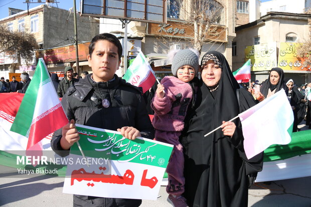 حضور دهه هشتادی و نودی‌ها در راهپیمایی 22 بهمن