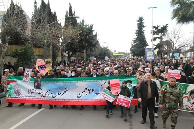 حضور پرشور مرزنشینان آستارایی در راهپیمایی ۲۲ بهمن