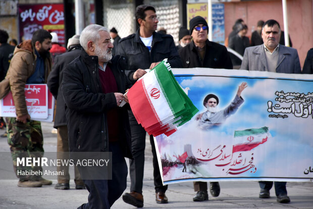 راهپیمایی 22 بهمن در قوچان