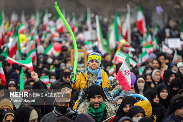 مشہد میں انقلاب اسلامی کی سالگرہ کی مناسبت سے عظيم الشان ریلی
