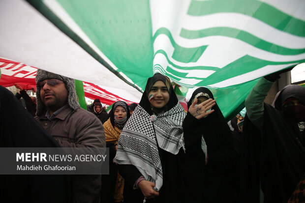 مشہد میں انقلاب اسلامی کی سالگرہ کی مناسبت سے عظيم الشان ریلی
