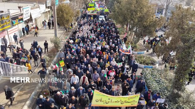 «ایران قوی» زائیده ۲۲ بهمن ۵۷ است/ایستادگی مردم پای انقلاب اسلامی