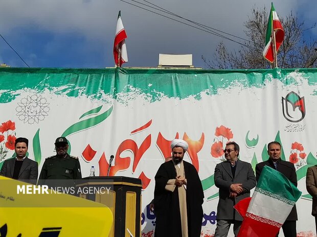 «ایران قوی» زائیده ۲۲ بهمن ۵۷ است/ایستادگی مردم پای انقلاب اسلامی