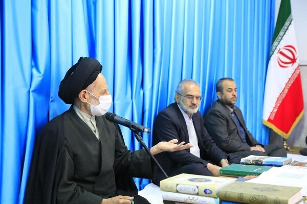 مردم با حضور در راهپیمایی ۲۲ بهمن دشمن را رسوا کردند