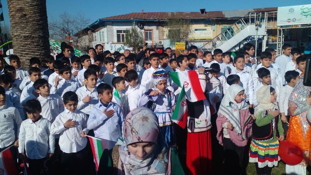 راهپیمایی یوم الله ۲۲ بهمن در گلستان آغاز شد