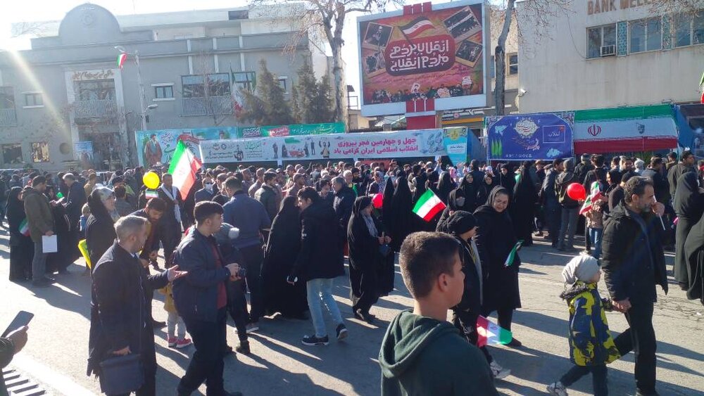 حضور پرشور مردم بخش چندار و شهر کوهسار در راهپیمایی ۲۲ بهمن