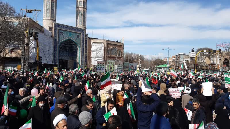 راهپیمایی خانوادگی جشن انقلاب در اردبیل