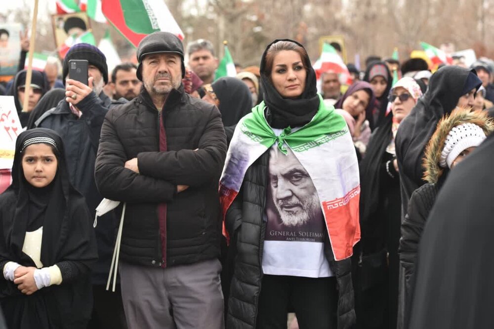 حضور ملت امام حسین (ره) در میدان جمهوری کرج