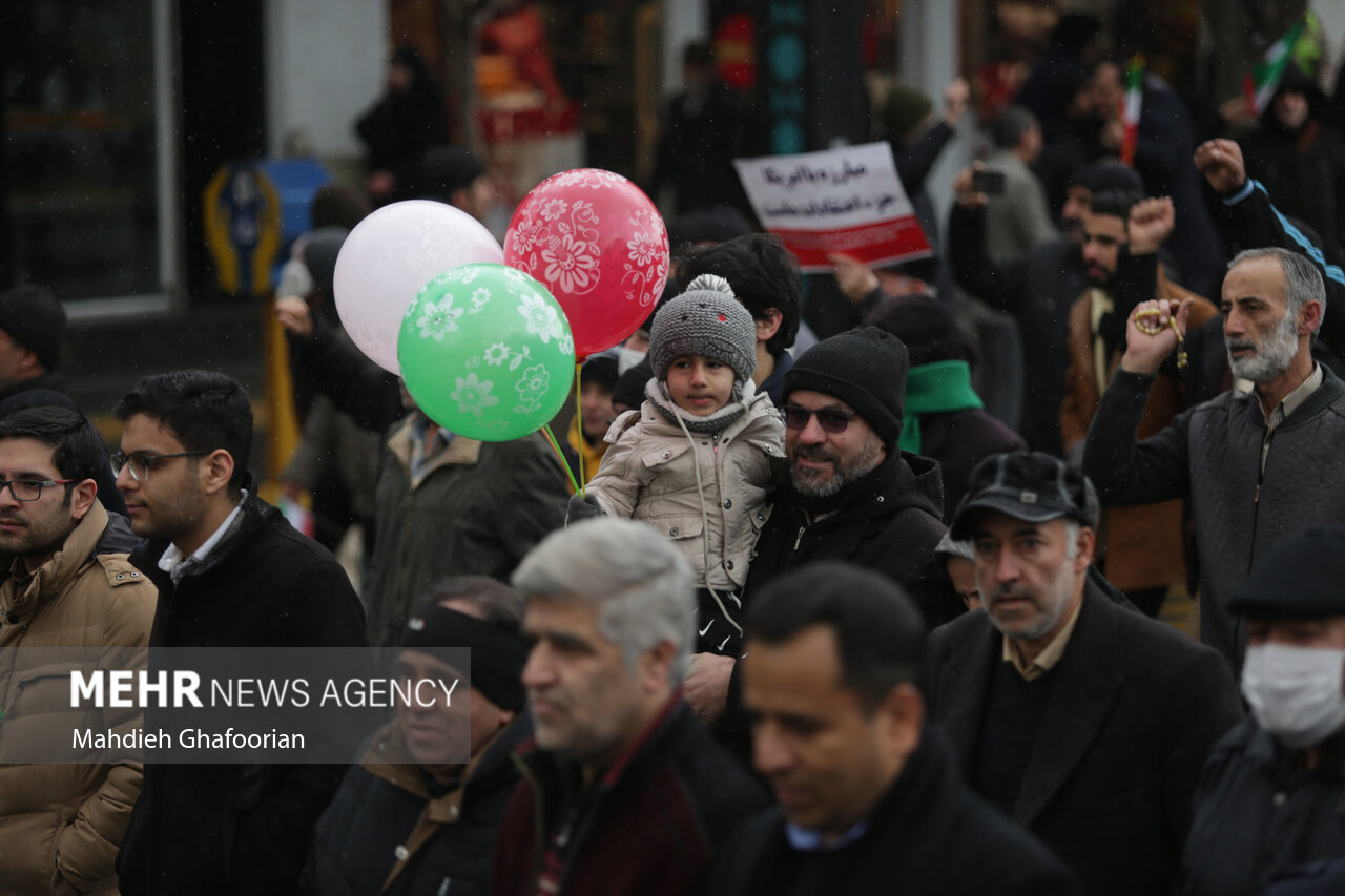 جوش و خروش مردم هشترود در راهپیمایی ۲۲ بهمن