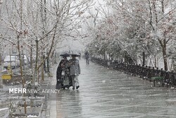 غرب و جنوب اصفهان برف می‌بارد/ هشدار نارنجی هواشناسی درباره اوج‌گیری سامانه بارشی