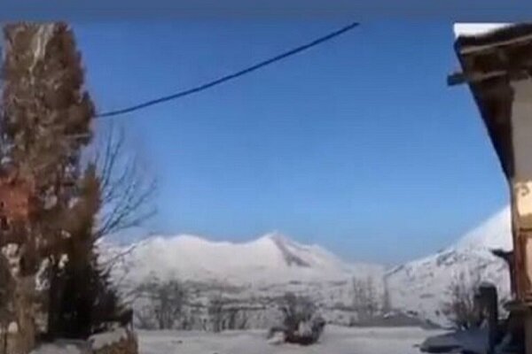 برخاستن دود و خروج خاکستر آتشفشانی از کوه‌های قهرمان ماراش+ فیلم