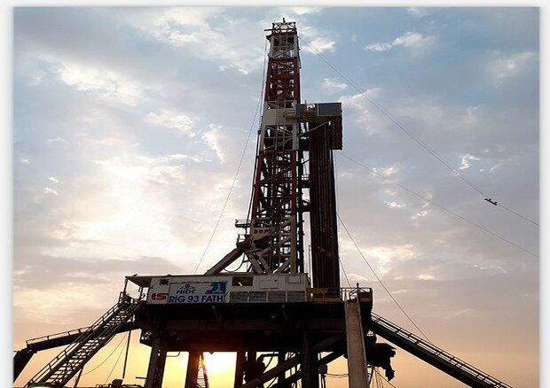 آغاز تولید و بهرهبرداری از نخستین چاه میدان نفتی مارون ۱ و۴