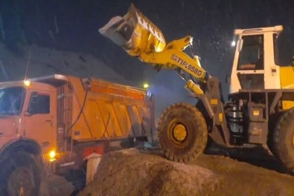 گزارش مهر از تهران برفی/وضعیت تردد در جاده ها چطور است