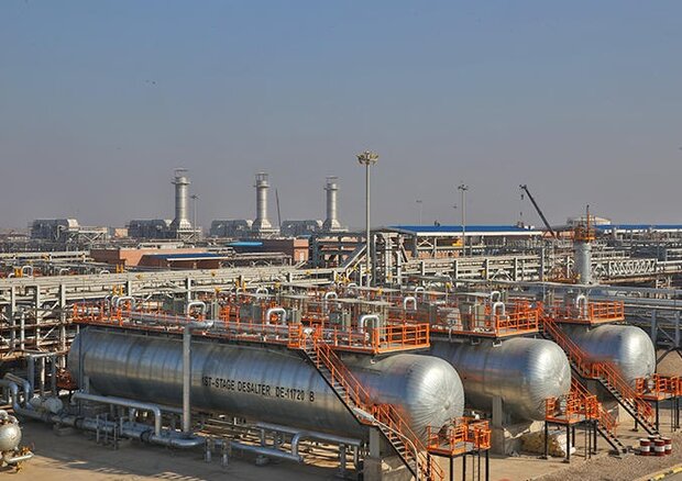 برداشت نفت از میدان نفتی چشمه خوش ۱۰هزار بشکه افزایش یافت