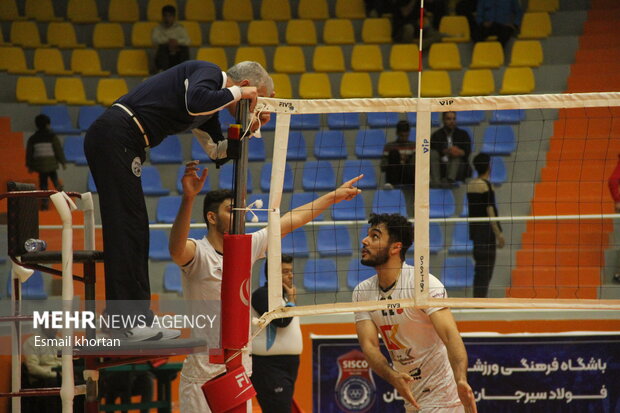 شکست تیم والیبال فولاد سیرجان ایرانیان درخانه