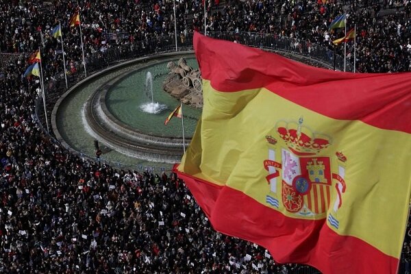 VIDEO: Spanish people hold rally one anniv. of Ukraine war