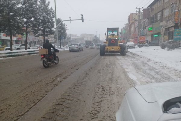 تصاویری از وضعیت محورهای مواصلاتی تهران بعد از بارش برف
