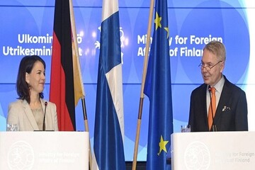 بائربوک: درخواست عضویت فنلاند و سوئد به ناتو باید تصویب شود