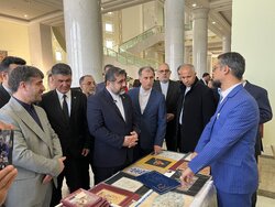 افتتاح نمایشگاه آثار هنرمندان ایرانی در شهر عشق آباد