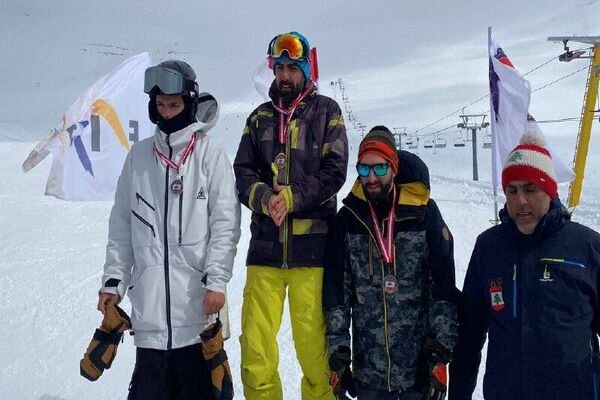 Iran athlete runner-up in Lebanon snowboard tournament