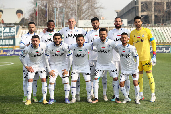 پیکان هم نتوانست ترمز استقلال را بکشد/آبیها همچنان چسبیده به صدر