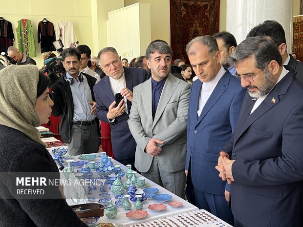 افتتاح نمایشگاه آثار هنرمندان ایرانی در شهر عشق آباد 2