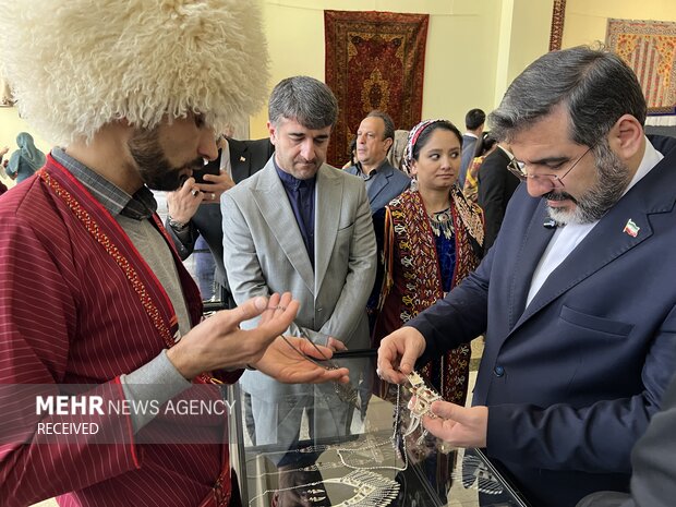 افتتاح نمایشگاه آثار هنرمندان ایرانی در شهر عشق آباد 16